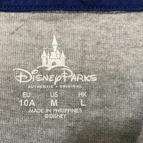 Disney Mickey Mouse 28 Crew Neck Gray Short SleeveT-shirt Size Youth Medium - Picture 2 of 3